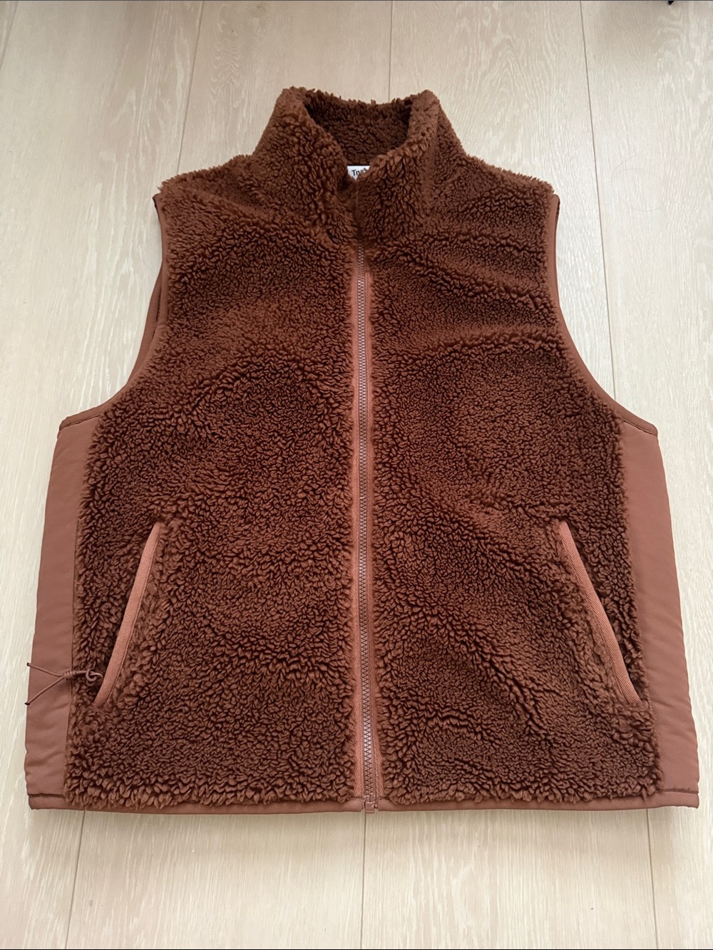 TNA Aritzia Teddy Polar Vest in Brown - Picture 2 of 10